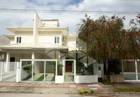 Foto 1 de Casa com 3 Quartos para alugar, 180m² em Cachoeira do Bom Jesus, Florianópolis