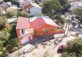 Foto 1 de Casa com 3 Quartos à venda, 196m² em Teresópolis, Porto Alegre