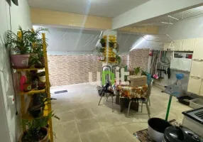 Foto 1 de Casa de Condomínio com 3 Quartos à venda, 199m² em Fonseca, Niterói