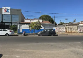 Foto 1 de Casa com 3 Quartos à venda, 194m² em Presidente Roosevelt, Uberlândia