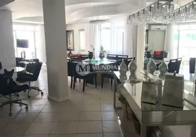 Foto 1 de Apartamento com 3 Quartos para alugar, 220m² em Centro, Balneário Camboriú