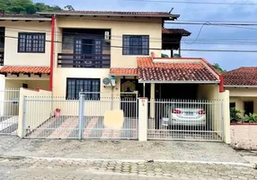 Foto 1 de Casa com 3 Quartos à venda, 100m² em América, Joinville