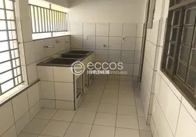 Foto 1 de Casa com 2 Quartos à venda, 130m² em Centro, Araguari