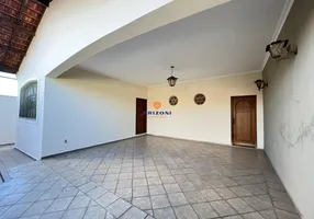 Foto 1 de Casa com 3 Quartos para alugar, 242m² em Vila Cidade Universitária, Bauru