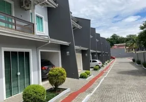 Foto 1 de Casa de Condomínio com 3 Quartos para alugar, 103m² em Floresta, Joinville