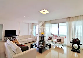 Foto 1 de Apartamento com 3 Quartos à venda, 207m² em Patamares, Salvador