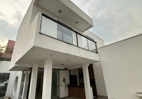 Foto 1 de Casa de Condomínio com 4 Quartos à venda, 334m² em Condomínio Florais Cuiabá Residencial, Cuiabá
