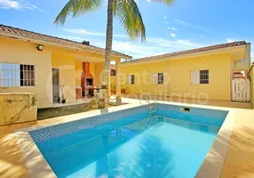 Foto 1 de Casa com 3 Quartos à venda, 140m² em Nova Peruíbe, Peruíbe
