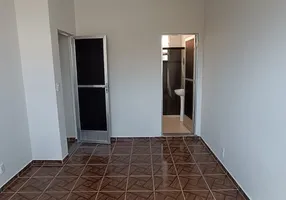 Foto 1 de Apartamento com 2 Quartos para alugar, 65m² em Vista Alegre, Rio de Janeiro