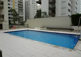 Foto 1 de Apartamento com 5 Quartos para alugar, 278m² em Higienópolis, São Paulo