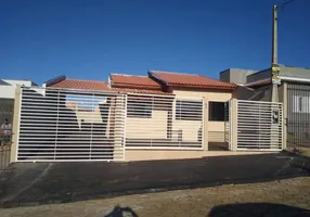 Foto 1 de Casa com 2 Quartos à venda, 116m² em Centro, Carlópolis
