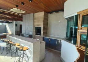 Foto 1 de Casa de Condomínio com 4 Quartos para alugar, 315m² em Aclimacao, Uberlândia