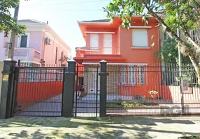Foto 1 de Casa com 5 Quartos à venda, 336m² em Floresta, Porto Alegre