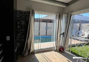 Foto 1 de Casa com 3 Quartos à venda, 160m² em Umuharama, Pelotas