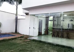 Foto 1 de Casa com 3 Quartos à venda, 269m² em Residencial Interlagos, Rio Verde