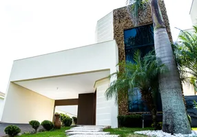 Foto 1 de Casa de Condomínio com 3 Quartos para venda ou aluguel, 270m² em Esperanca, Londrina