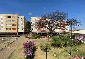 Foto 1 de Apartamento com 3 Quartos para alugar, 62m² em Jardim Aclimação, Maringá