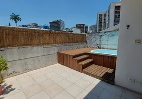 Foto 1 de Casa de Condomínio com 3 Quartos para alugar, 184m² em Humaitá, Rio de Janeiro