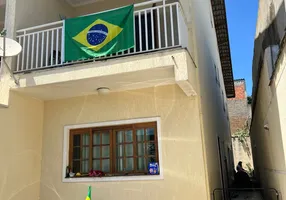 Foto 1 de Casa com 3 Quartos à venda, 125m² em Jardim das Cerejeiras, Arujá