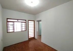 Foto 1 de Casa com 2 Quartos para alugar, 100m² em Centro, Uberlândia
