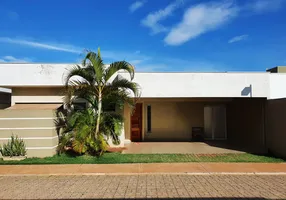 Foto 1 de Casa de Condomínio com 3 Quartos à venda, 196m² em Jardim Leblon, Campo Grande