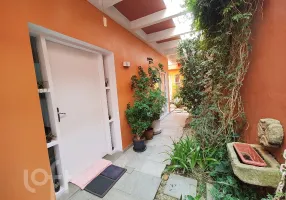 Foto 1 de Casa com 4 Quartos à venda, 220m² em Campo Belo, São Paulo