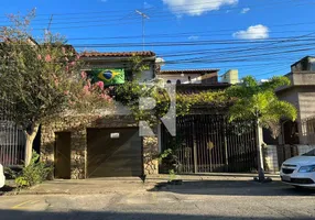 Foto 1 de Casa com 4 Quartos à venda, 400m² em Mariano Procópio, Juiz de Fora