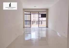 Foto 1 de Apartamento com 3 Quartos para venda ou aluguel, 110m² em Praia das Pitangueiras, Guarujá