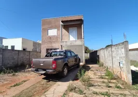 Foto 1 de Sobrado com 4 Quartos à venda, 130m² em Jardim Maria Luiza V, Araraquara
