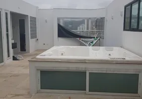 Foto 1 de Cobertura com 4 Quartos à venda, 360m² em Gonzaga, Santos