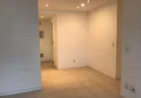 Foto 1 de Apartamento com 3 Quartos à venda, 71m² em Barra da Tijuca, Rio de Janeiro
