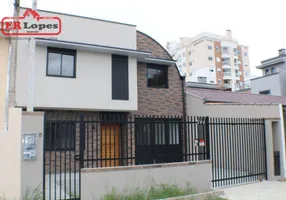 Foto 1 de Sobrado com 3 Quartos à venda, 167m² em Bacacheri, Curitiba