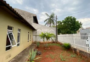 Foto 1 de Casa com 2 Quartos à venda, 65m² em Conjunto Parigot de Souza 3, Londrina