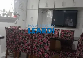 Foto 1 de Sobrado com 3 Quartos à venda, 180m² em Jardim Teles de Menezes, Santo André