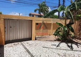 Foto 1 de Casa com 3 Quartos à venda, 183m² em Cidade dos Funcionários, Fortaleza