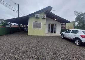 Foto 1 de Casa com 2 Quartos para alugar, 60m² em Ubatuba, São Francisco do Sul