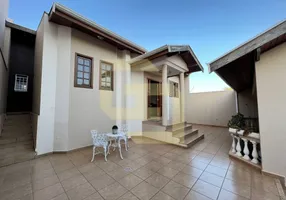 Foto 1 de Casa com 3 Quartos à venda, 217m² em Jardim Cândida, Araras