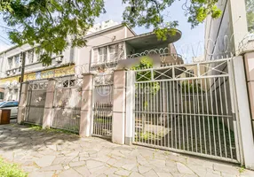 Foto 1 de Casa com 3 Quartos à venda, 160m² em Rio Branco, Porto Alegre