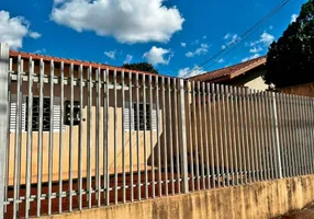 Foto 1 de Casa com 3 Quartos à venda, 100m² em Conjunto Del Condor, Arapongas