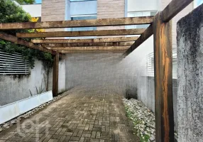 Foto 1 de Casa com 2 Quartos à venda, 92m² em Campeche, Florianópolis