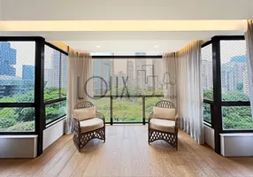 Foto 1 de Apartamento com 3 Quartos à venda, 200m² em Itaim Bibi, São Paulo