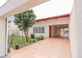 Foto 1 de Casa com 4 Quartos à venda, 184m² em Jardim Santo Antônio, Goiânia