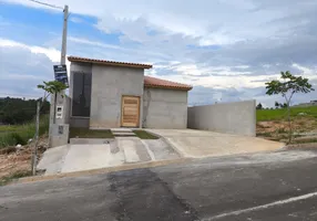 Foto 1 de Casa com 2 Quartos à venda, 77m² em Jardim Santa Maria, Salto de Pirapora