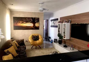 Foto 1 de Casa com 3 Quartos à venda, 150m² em Parque Santa Madalena, São Paulo