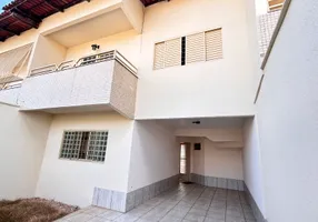 Foto 1 de Casa de Condomínio com 5 Quartos à venda, 232m² em Jardim América, Goiânia
