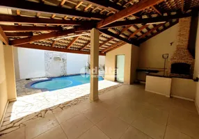 Foto 1 de Casa com 3 Quartos à venda, 175m² em Granada, Uberlândia