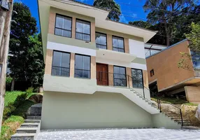 Foto 1 de Casa de Condomínio com 4 Quartos à venda, 127m² em Vargem Grande, Teresópolis