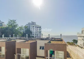 Foto 1 de Casa de Condomínio com 3 Quartos à venda, 250m² em Praia de Belas, Porto Alegre