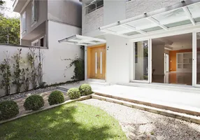 Foto 1 de Casa com 4 Quartos à venda, 385m² em Jardim Luzitânia, São Paulo