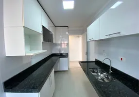 Foto 1 de Apartamento com 2 Quartos à venda, 61m² em Vila Romero, São Paulo